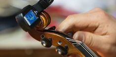 TẠI SAO DÂY ĐÀN VIOLIN MỚI THAY LẠI NHANH TUỘT NỐT? THỜI GIAN “ỔN ĐỊNH DÂY” VÀ CÁCH XỬ LÝ