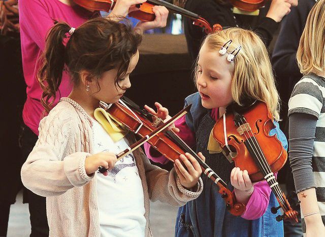 ĐỘ TUỔI NÀO BẮT ĐẦU HỌC VIOLIN LÀ ĐẸP NHẤT?