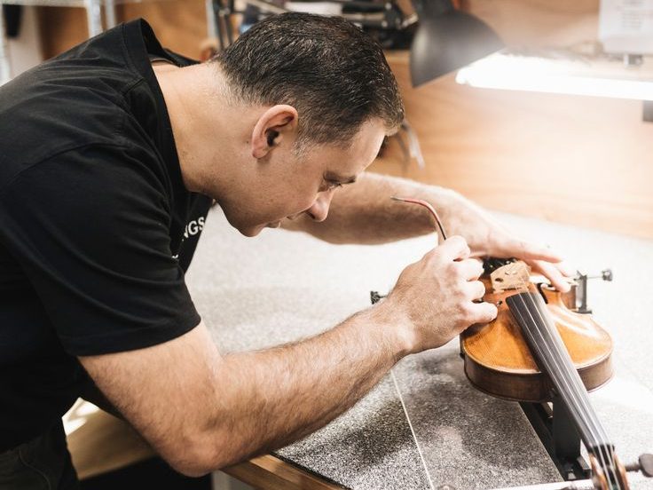 ĐIỀU GÌ KHIẾN ĐÀN VIOLIN TRỞ LÊN VÔ CÙNG ĐẮT ĐỎ?