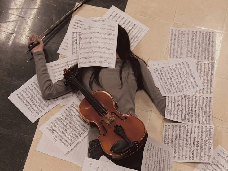 NGƯỜI LỚN BẮT ĐẦU HỌC VIOLIN CÓ QUÁ MUỘN KHÔNG? LỜI GIẢI ĐÁP CHO ĐAM MÊ BỊ TRÌ HOÃN